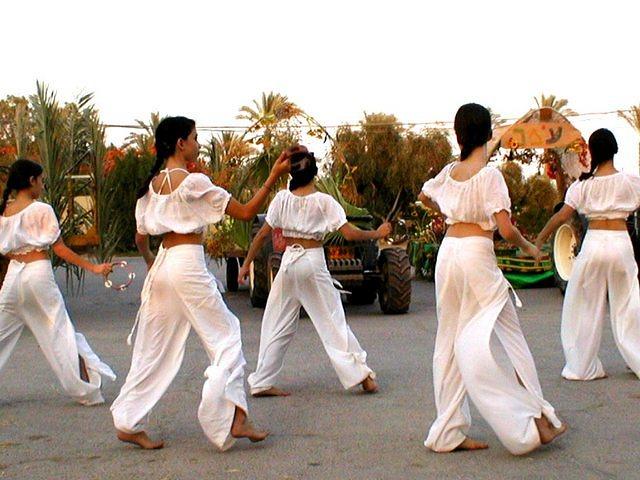 ריקוד הבנות