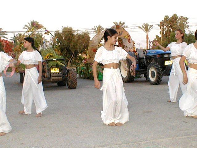 ריקוד הבנות