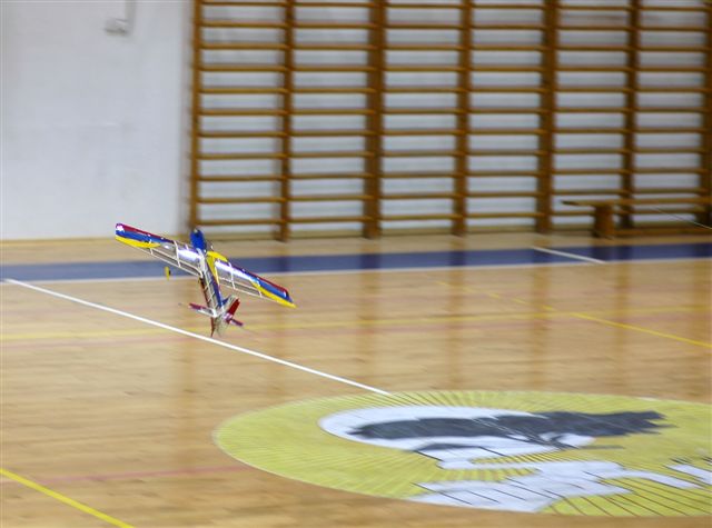 חשמלים באולם הספורט  בספיר