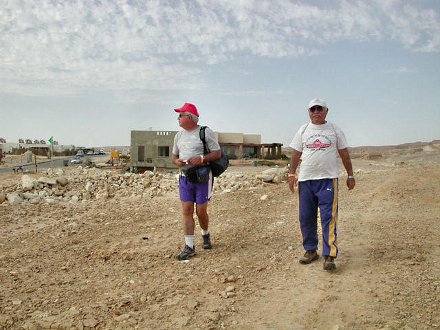 מתחילים לצעוד