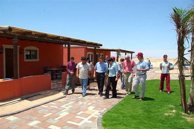 שר התיירות יצחק הרצוג בערבה 23.5.06