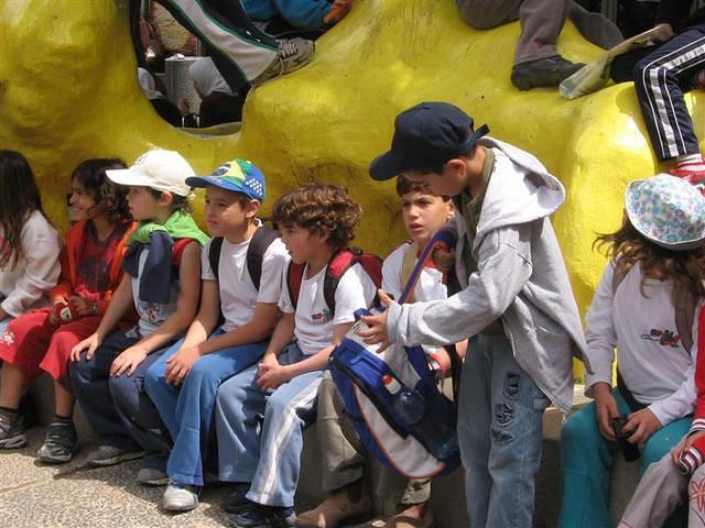 אגף הילדים והנוער במוזיאון ישראל ממתינים למדריכות