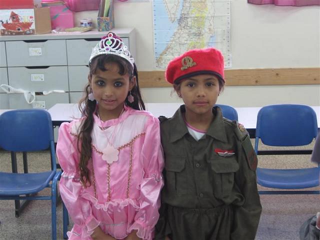 צנחנית ומלכת אסתר