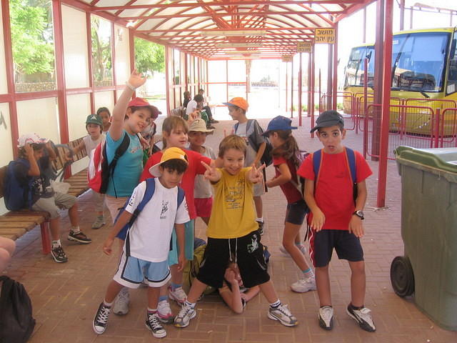 טיול ג', חאפלה, צועדים בשביל בית ספר 026