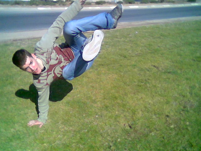 תנועה צילם: הידי נגב
***ציון לשבח***