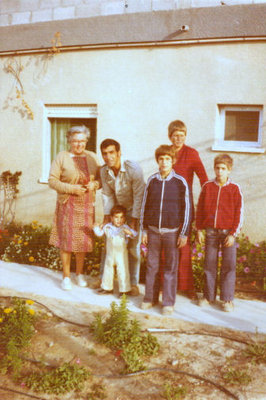 2ביקור ראשון של גבריאלה ודויד בעין יהב ליד בית משפ' דורי 1978.jpg